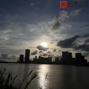 91少萝疯狂❌喷水自慰
